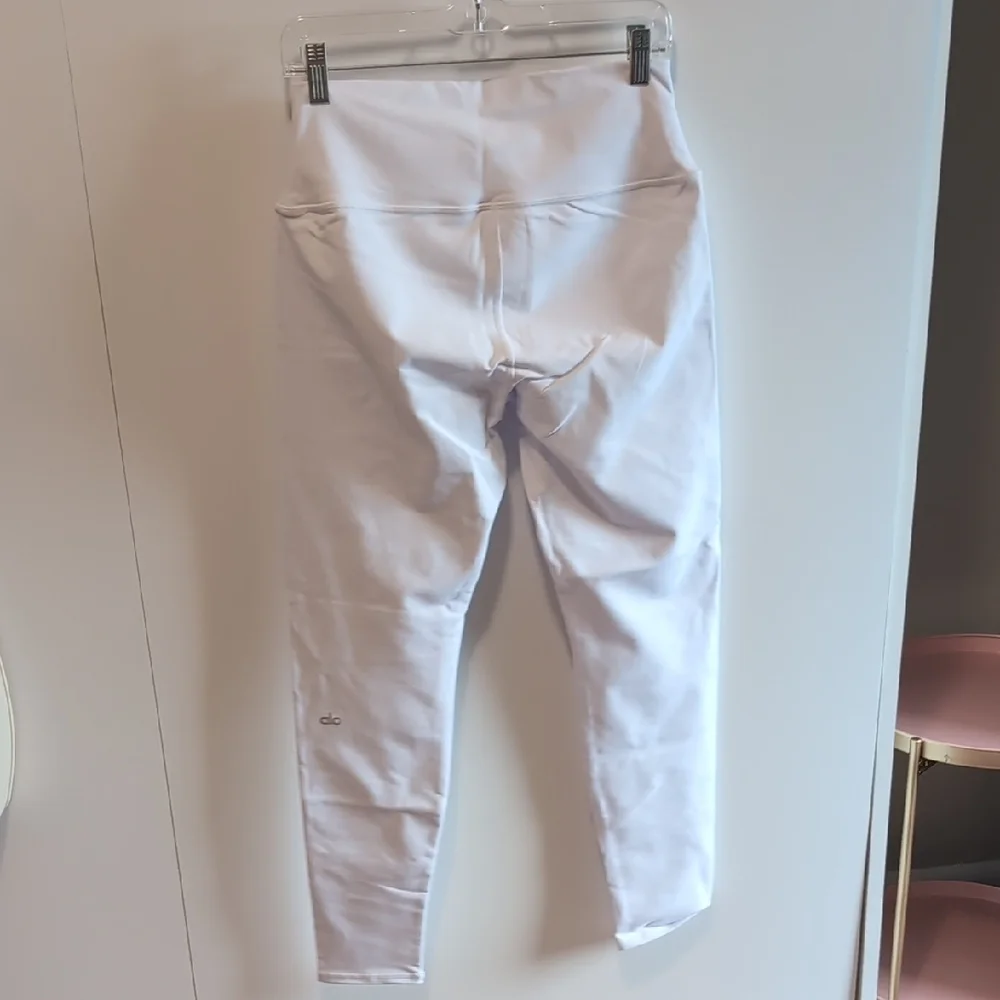 ALO Yoga Classic White High-Waist Leggings - Picture 3 of 4